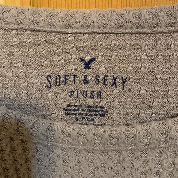 AMERICAN EAGLE SOFT AND SEXY SOFT TOP - Picture 2 of 6